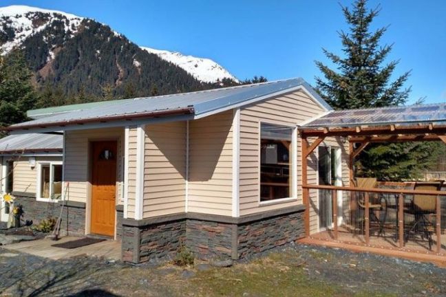 Oceanfront Inn Cabin in Seward, Alaska